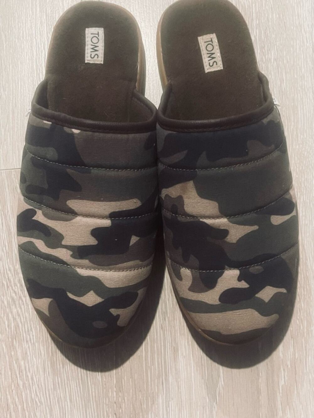 TOMS Quilted Camo size 8 men Slide Slipper unisex sandals